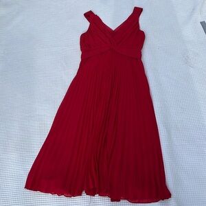 White House Black Market Red Sleeveless V-Neck Midi pleated Dress sz 4